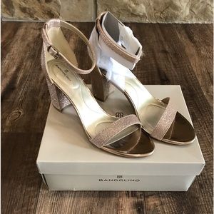 Bandolino Armry Sandal, Beautiful light pink Sparkle, Size 8M, New in Box
